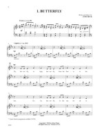 Solo Songs For Young Singers - Medium Voice (noty na klavír, zpěv)